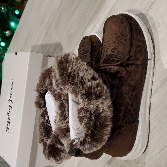 COPY - Gypsy Jazz Fancy with the Furs. Women's Size 8.5 - Picture 3 of 7